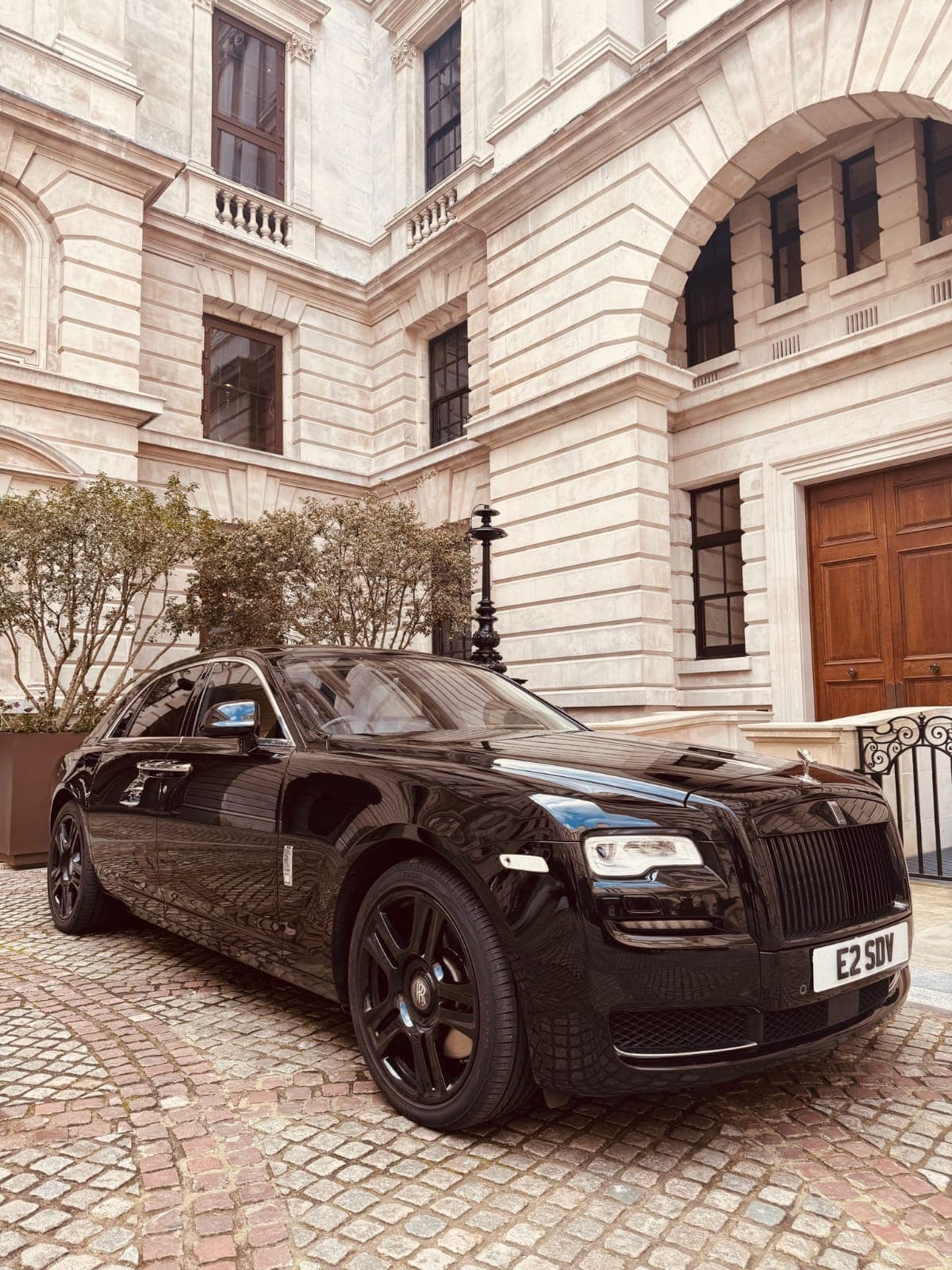 Rolls-Royce Spectre: view 1